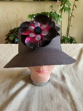 Women’s Brown Straw Sun Hat with Pink & Black Floral Accent
